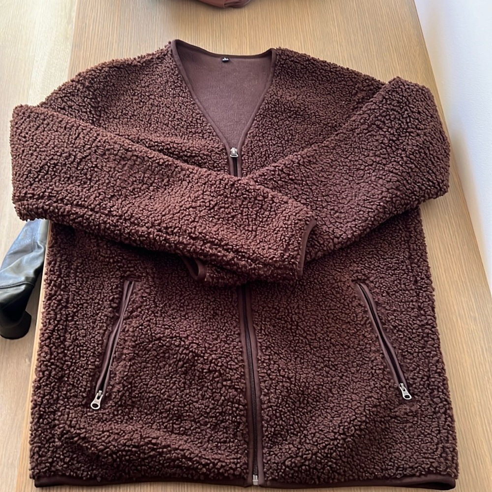Like new Uniqlo Sherpa zip up